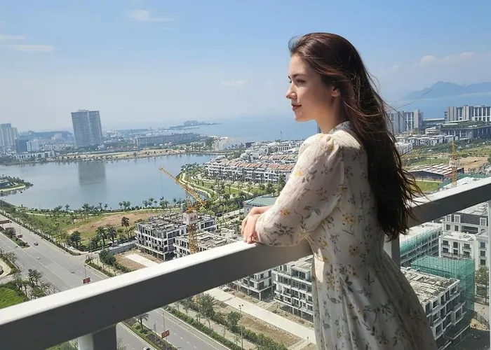 Căn hộ Highfloor In Icon 40 *